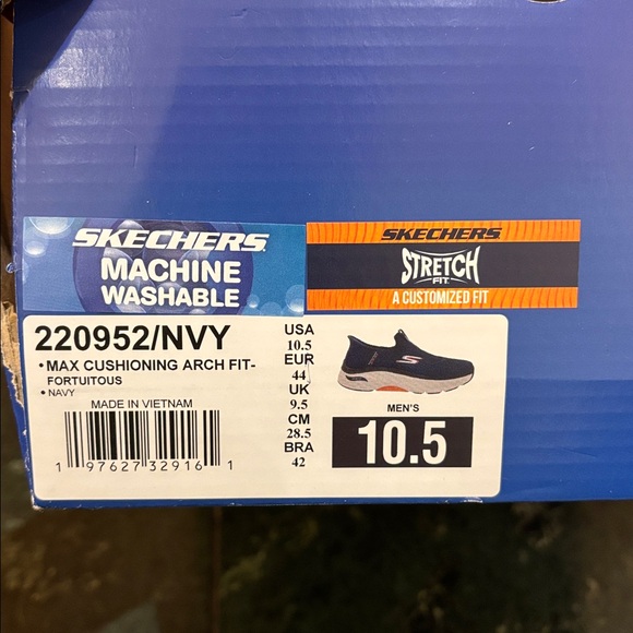 NWT men’s Skechers 10.5 Arch Fit slip ins Shoes - Picture 2 of 6